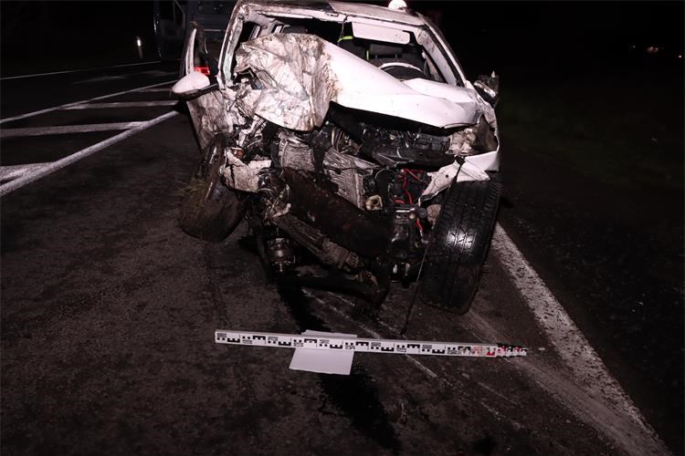Poginulo dijete i vozač, majka teško ozlijeđena
